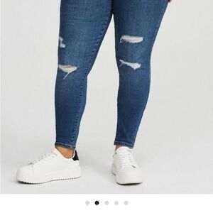 Torrid bombshell skinny Distressed Blue Jeans